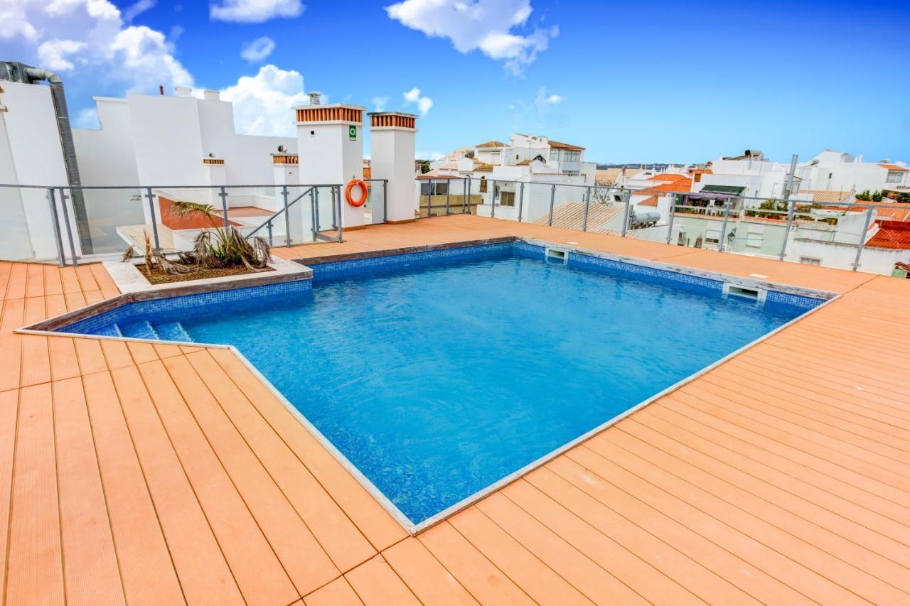 Two Bedroom Apartment With Rooftop Pool In Alvor Exterior photo